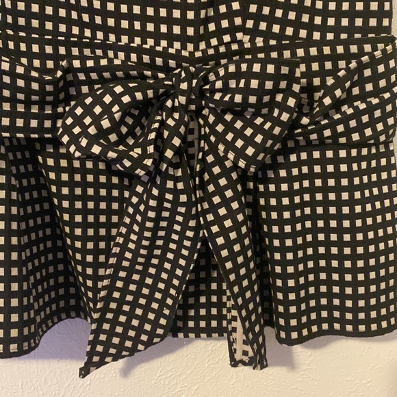 Elle black peplum top - Picture 2 of 4